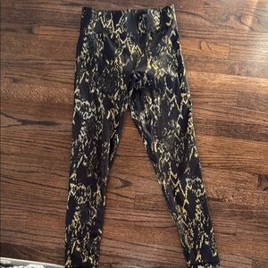 Noli Snakeskin Print Leggings